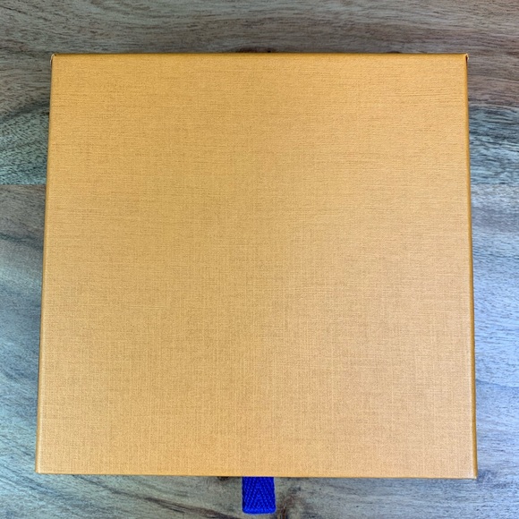 Louis Vuitton Box, Dust Bag and Shopping Bag - Picture 5 of 13